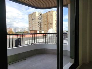 Piso en alquiler en Puerta Blanca en Málaga