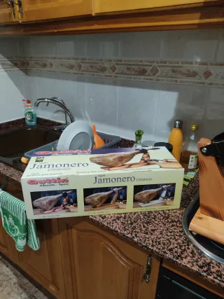 Jamonero Quttin Madera y Metal