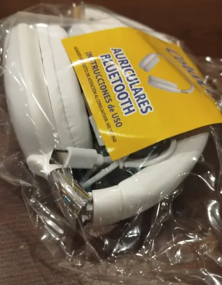 Auriculares bluetooth blancos