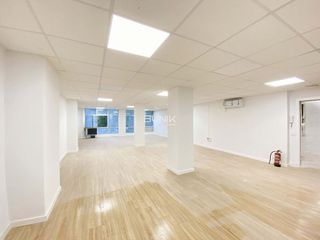 Oficina en alquiler en La Nova Esquerra de l'Eixample en Barcelona