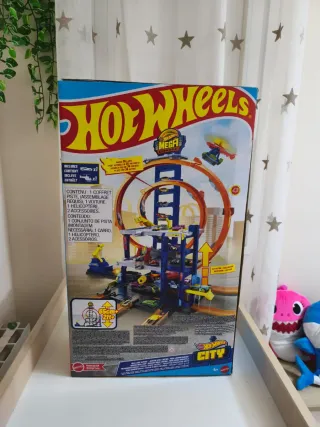 Hot Wheels Mega Loop Garage