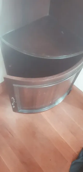 Estanteria madera con puerta inferior