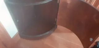 Estanteria madera con puerta inferior