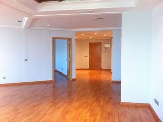 Oficina en alquiler en Puerto Banús en Marbella