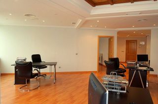 Oficina en alquiler en Puerto Banús en Marbella