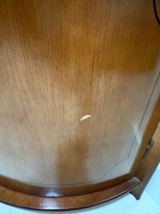 Estantería de esquina de madera