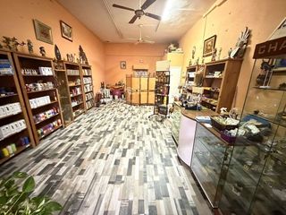 Local comercial en venta en Fuentebella-San Felix-El Leguario en Parla