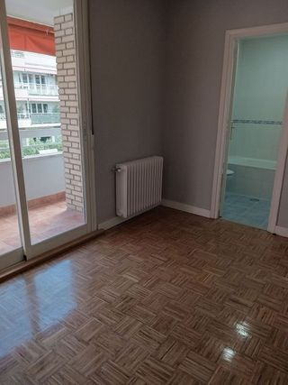 Piso en alquiler en Valdezarza en Madrid