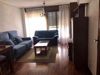 Piso en alquiler en Plaza España - Villa Pilar - Reyes Católicos - Vadillos en Burgos