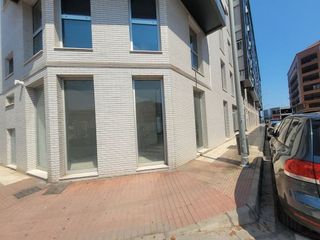 Local comercial en venta en Piscinas en Villarreal