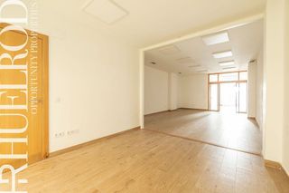 Local comercial en alquiler en Eixample en Mataró