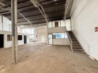 Nave industrial en venta en Ciudad de Asís en Alicante