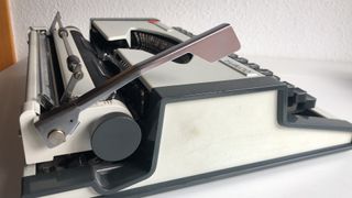 Máquina de escribir Olympia Traveller De Luxe