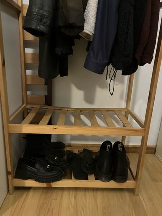 Armario abierto Ikea pino