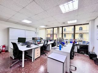 Oficina en alquiler en La Dreta de l'Eixample en Barcelona