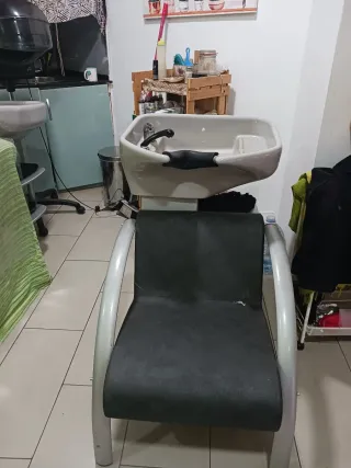 Lavacabezas, tocadores y sillones de peluquería