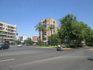 Garaje en alquiler en Nervión en Sevilla