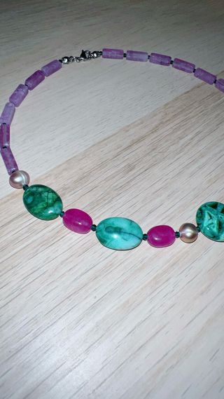 Elegante collar perlas y piedras naturales