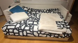 Letto Ikea con cassetti e materassi