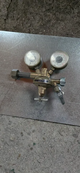 3 Reguladores CO2 Argon