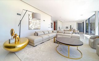 Chalet en alquiler en Nueva Andalucía centro en Marbella