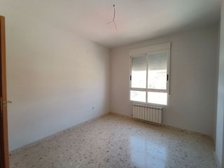 Casa adosada en venta en Hellín