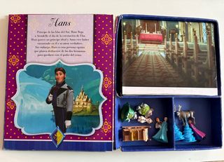 Frozen: Libro Cuento Figuras PVC y Tapete