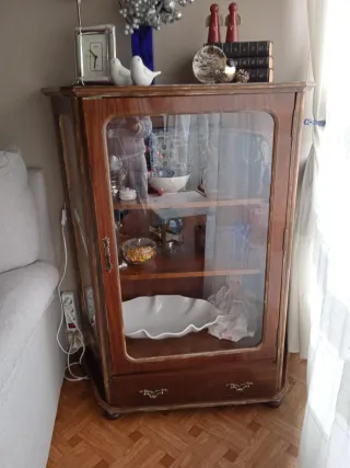 Vitrina Clásica Madera y Cristal