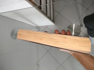 La neve cade su Cedars