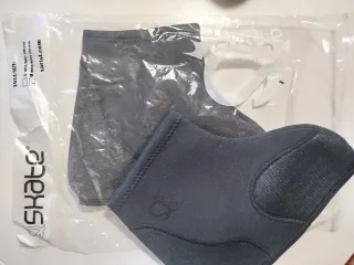 Funda cubre patín neopreno negro T. 37-40