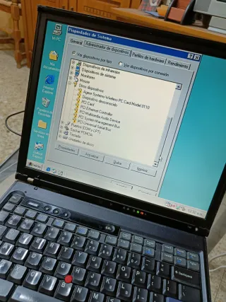 Portátil IBM ThinkPad T40