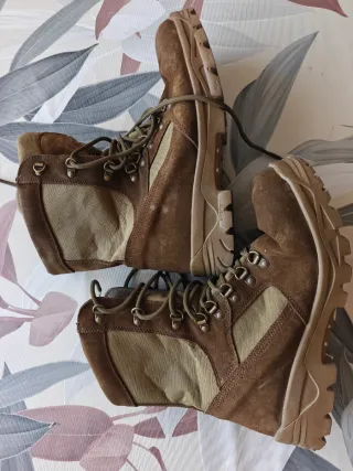 Botas ET Talla 42 Marrones, sin caja