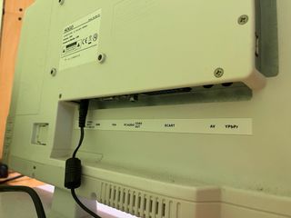 4 Televisores LG: 1 de 37 y 3 de 14