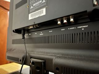 4 Televisores LG: 1 de 37 y 3 de 14