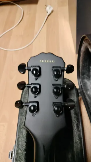 Epiphone Guitarra