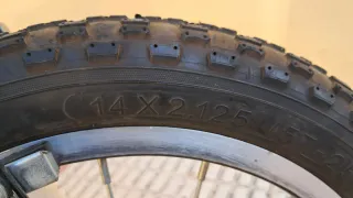 BICICLETA INFANTIL CON RUEDINES - 14 PULGADAS.