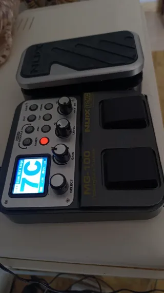 Pedal multiefectos guitarra NUX MG-100