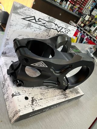 Potencia Azonic The Rock Fat35 CNC 34.9mm