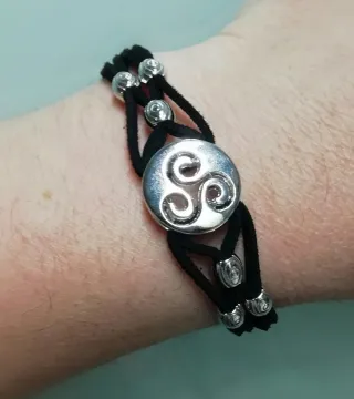Pulsera de ante Trisquel Celta.