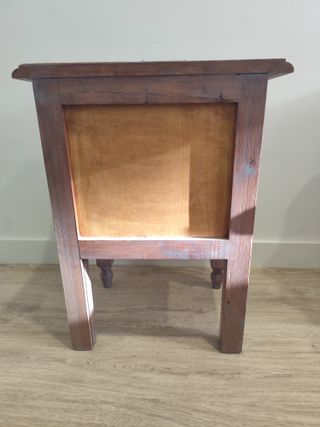 Mesita de noche madera antigua