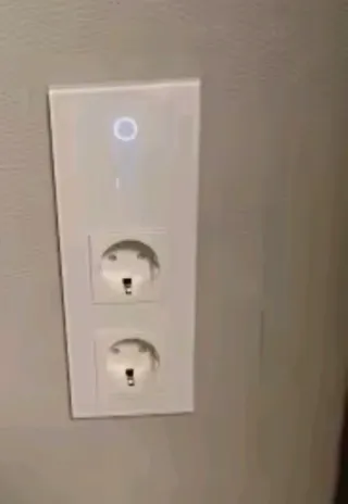 Interruptor Táctil con 2 Enchufes