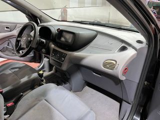 Nissan Almera Tino 2.2 dci 112cv 2004
