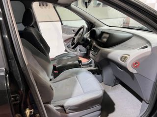 Nissan Almera Tino 2.2 dci 112cv 2004