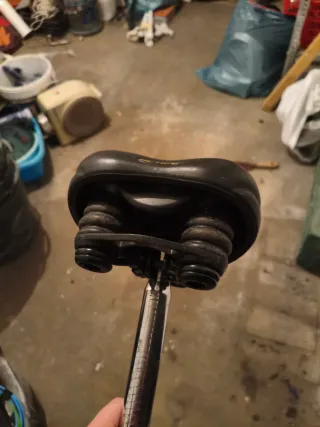 Sillín de bicicleta con muelles