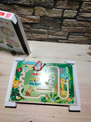 Hape Laberinto Magnético de madera Animales Selva