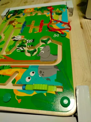 Hape Laberinto Magnético de madera Animales Selva