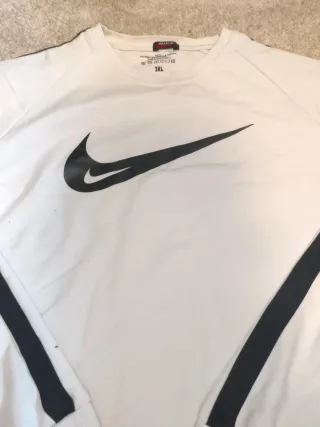Nike White Crewneck Sweatshirt – Just Do It Swoosh