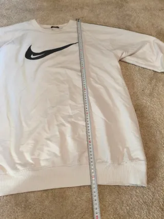 Nike White Crewneck Sweatshirt – Just Do It Swoosh