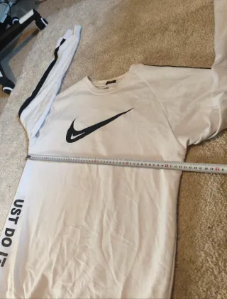 Nike White Crewneck Sweatshirt – Just Do It Swoosh