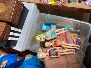 Lote de muñecas pequeñas